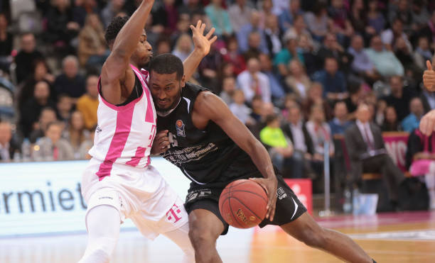 借速度与头 借速度与头