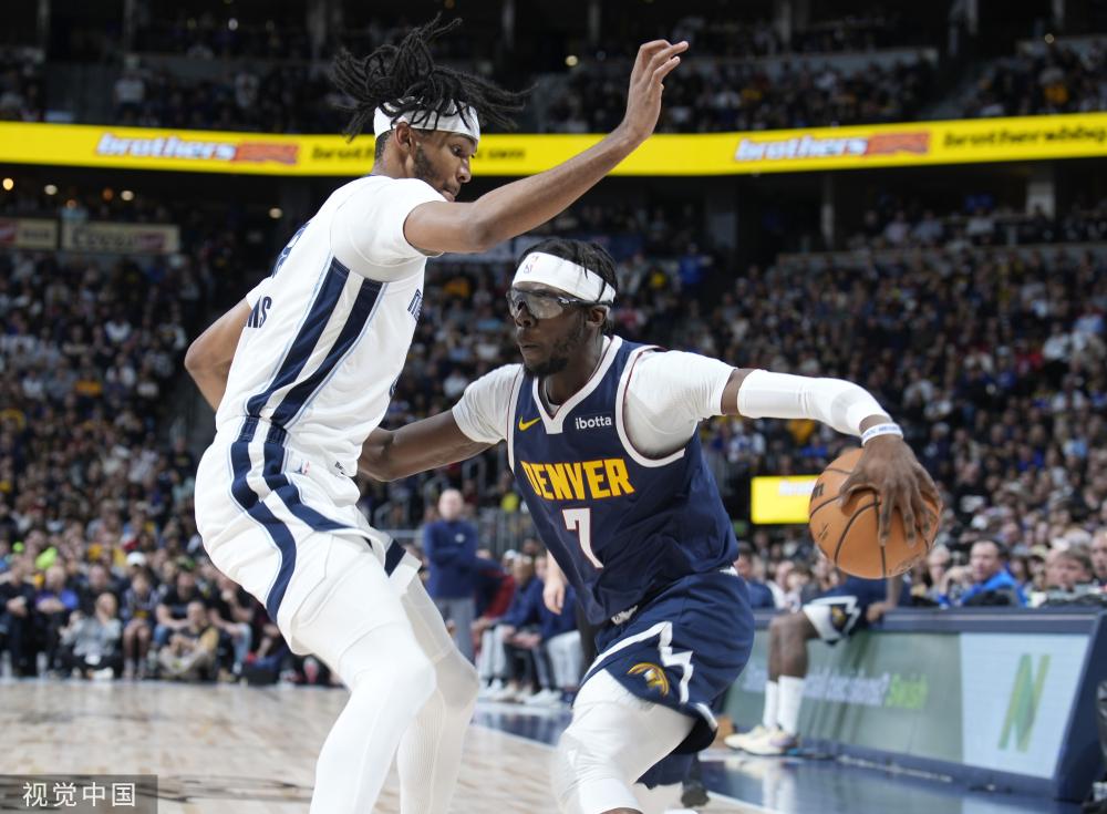 一场引人注 一场引人注